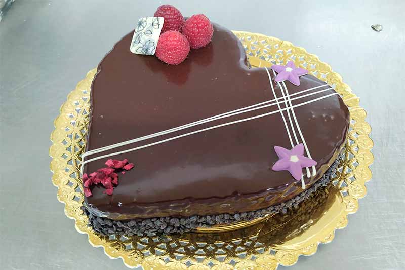 Pastís Sacher en forma de cor